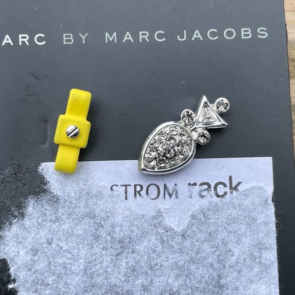 Marc Jacobs Earrings mix tone mismatch set Bow and Pineapple post Women Earrings - Picture 2 of 12